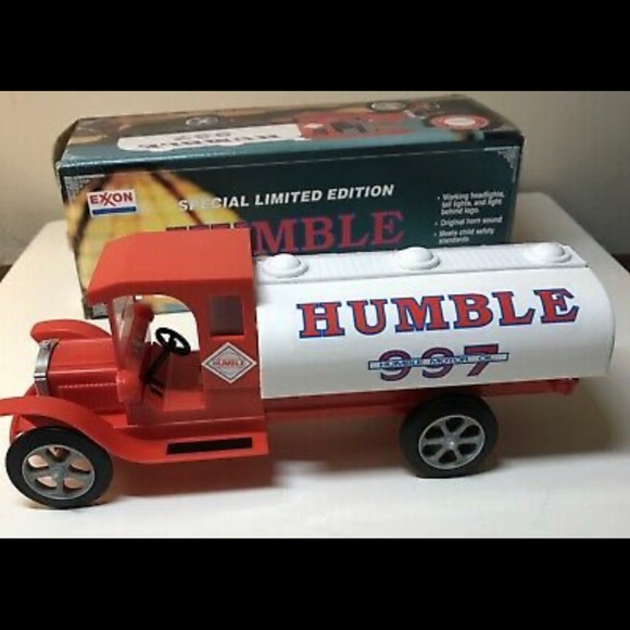 Exxon Humble 997 Toy Tanker Truck -  2nd in series - NEW in original box - Picture 4 of 7
